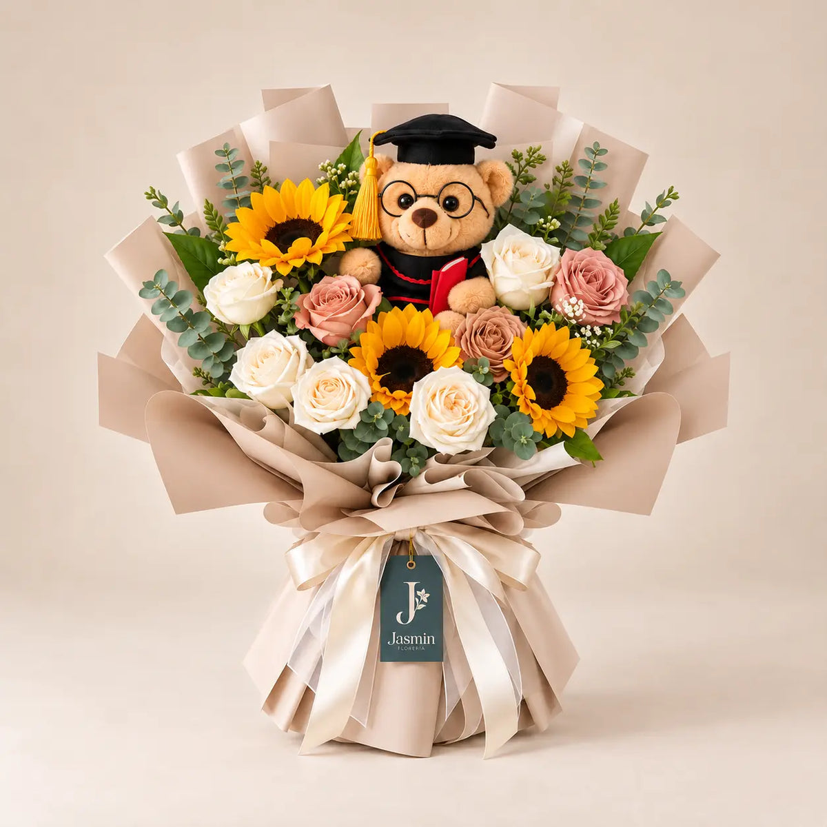 Ramo de graduación con oso